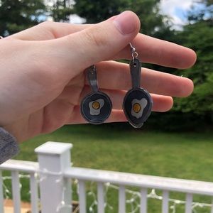 Handmade Dangly Frying Pan Egg Earrings 🍳